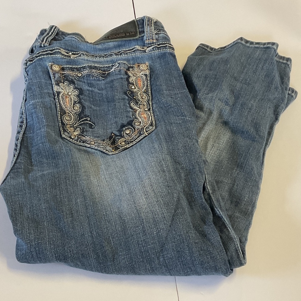 Grace In LA Dark Wash Jean Capris